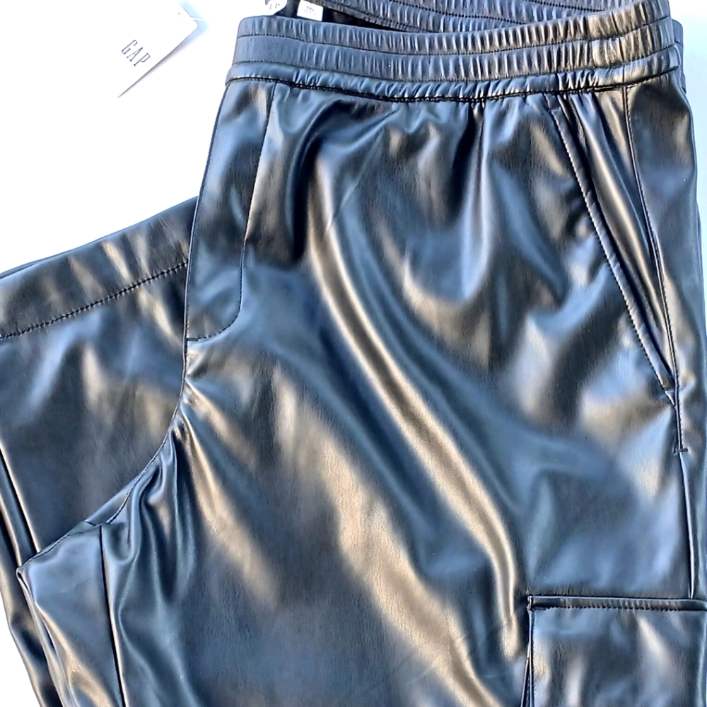 Women's GAP Faux Leather Cargo Black pants BRAND NEW | Size XXL
